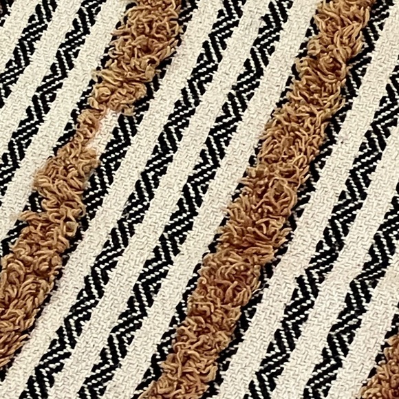 Striped Fringe Accent throw Blanket natural tones - Picture 5 of 14